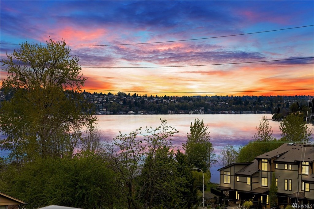 100 Lake Washington Blvd N #B101, Renton
$393,000